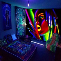 Ulticool - Man Vrouw Gezicht - Glow in the Dark - Blacklight Party Wandkleed Achtergronddoek - 200x150 cm - Backdrop UV Lamp Reactive - Groot wandtapijt - Poster - Neon Verlichting 