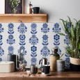 Ulticool Decoratie Sticker Tegels - Folklore Bloemen Blauw Wit - 15x15 cm - 15 stuks Plakfolie Tegelstickers - Plaktegels Muurstickers Zelfklevend - Sticktiles - Badkamer - Keuken