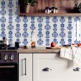 Ulticool Decoratie Sticker Tegels - Folklore Bloemen Blauw Wit - 15x15 cm - 15 stuks Plakfolie Tegelstickers - Plaktegels Muurstickers Zelfklevend - Sticktiles - Badkamer - Keuken