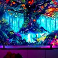 Ulticool -  Sprookjesboom - Glow in the Dark - Blacklight Party Wandkleed Achtergronddoek - 200x150 cm - Backdrop UV Lamp Reactive - Groot wandtapijt - Poster - Neon Verlichting 