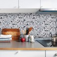 Ulticool Decoratie Sticker Tegels - Graniet Effect Terrazzo Accessoires Wit Bruin Zwart - 15x15 cm - 15 stuks Plakfolie Tegelstickers - Plaktegels Zelfklevend - Sticktiles - Badkamer - Keuken